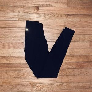 Lululemon black aligns 28”